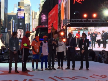 La premiazione a Time Square di CSI per il Mondo